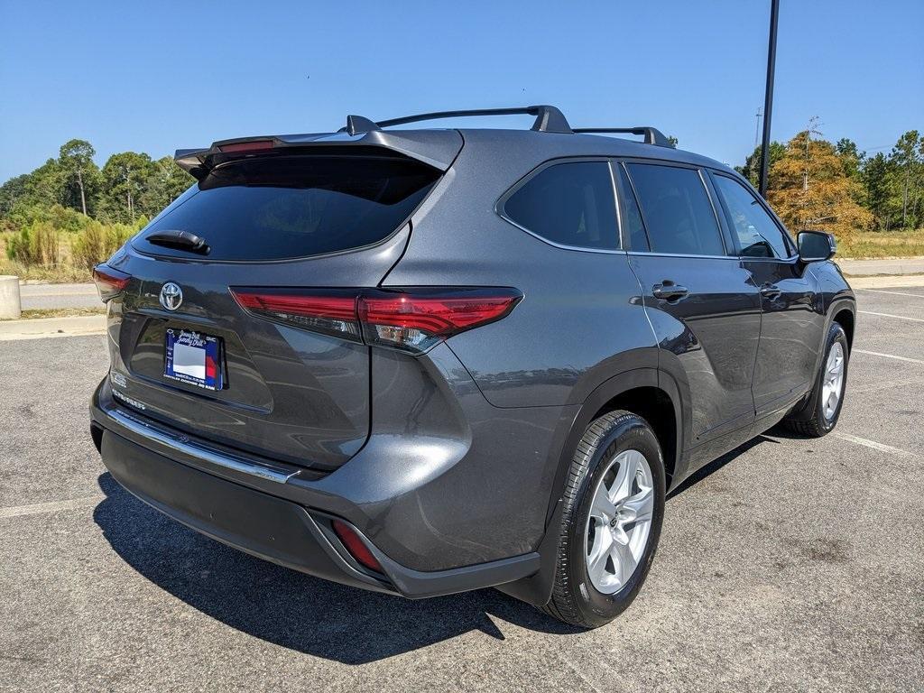 used 2023 Toyota Highlander car, priced at $30,953