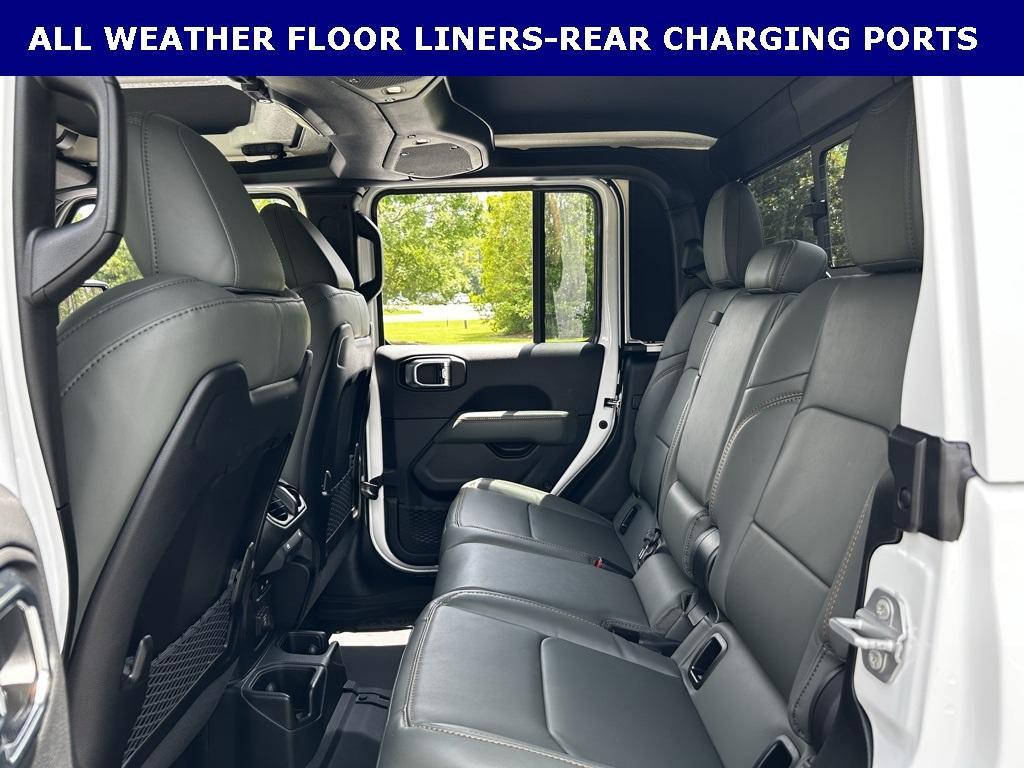 new 2025 Jeep Gladiator car, priced at $53,527