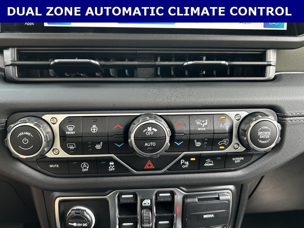 new 2025 Jeep Gladiator car, priced at $53,527