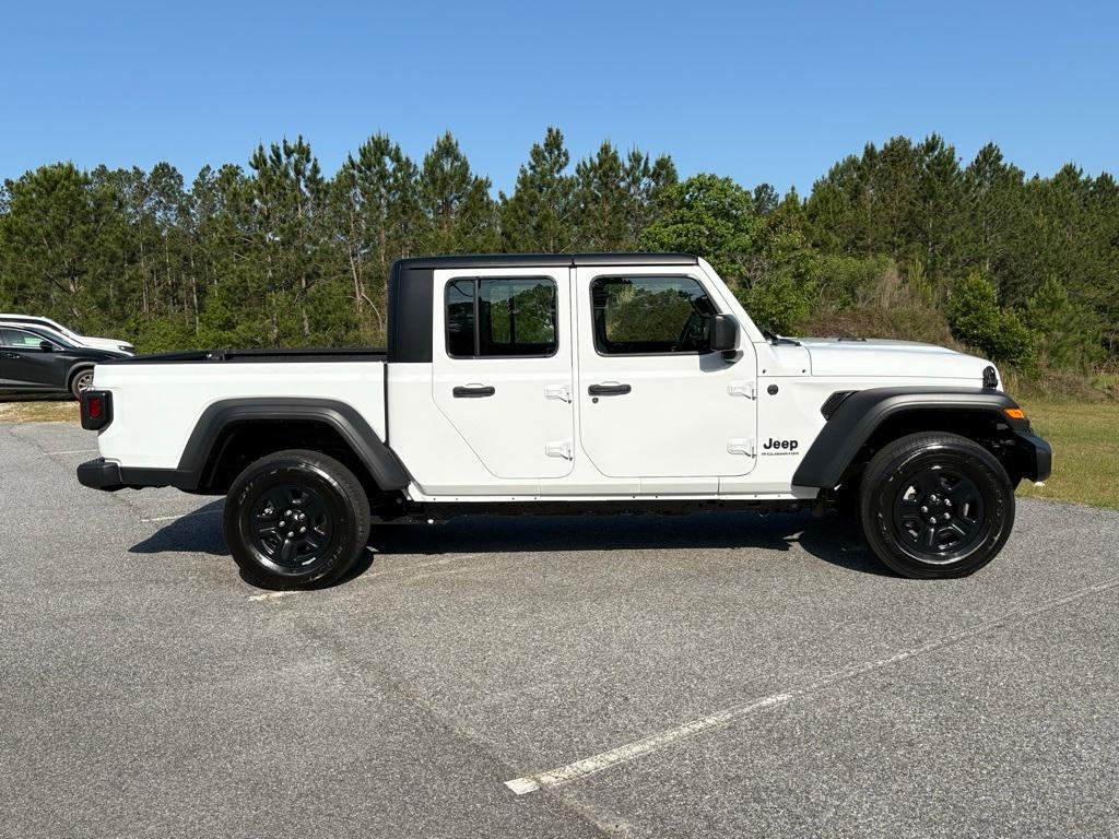 new 2025 Jeep Gladiator car, priced at $37,787