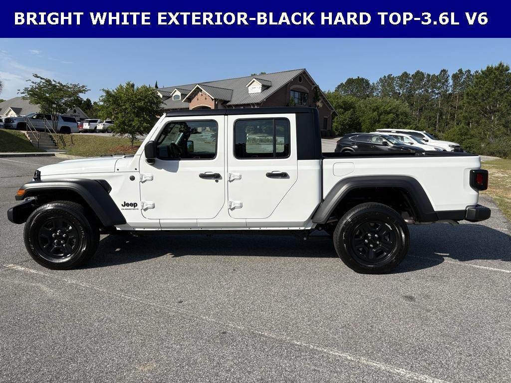 new 2025 Jeep Gladiator car, priced at $37,787