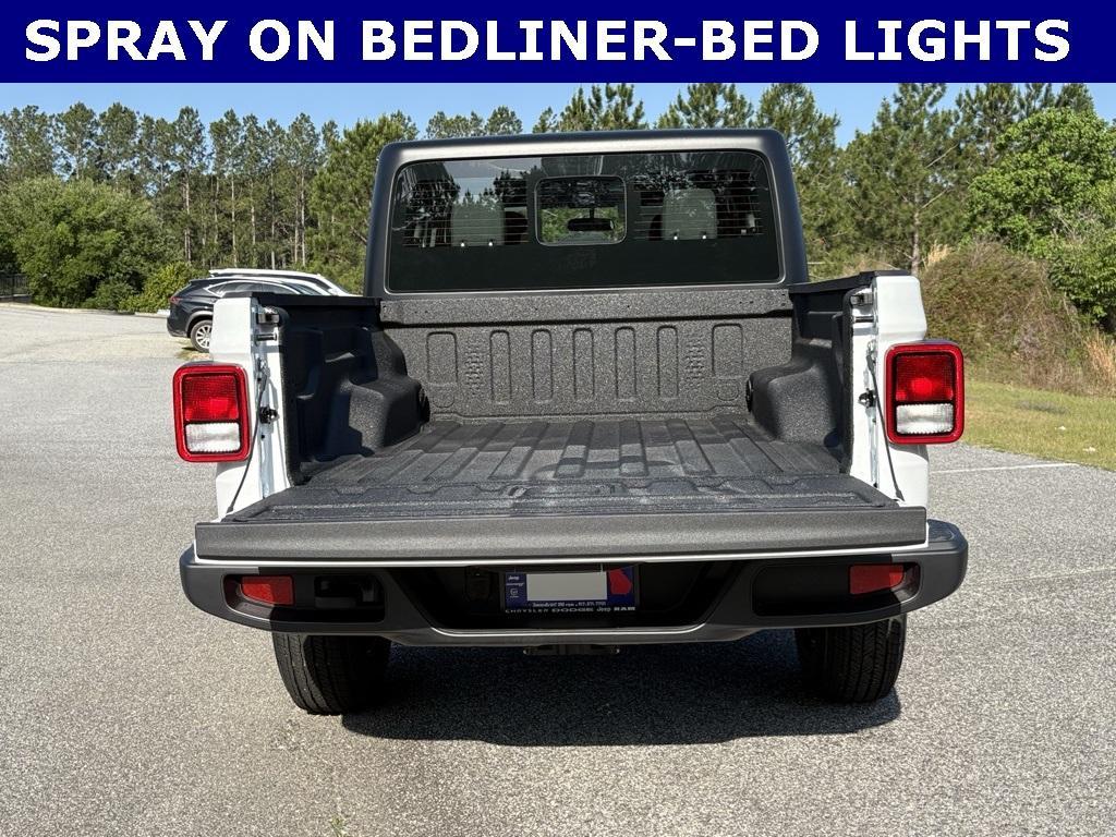 new 2025 Jeep Gladiator car, priced at $37,787