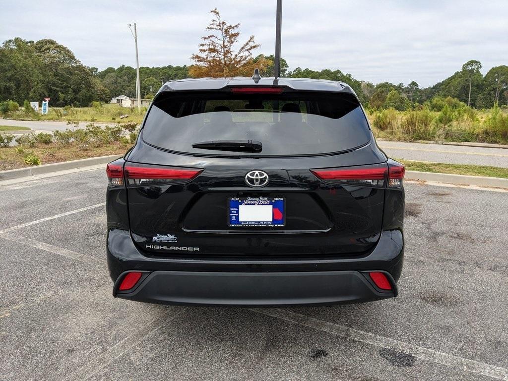 used 2023 Toyota Highlander car, priced at $29,337