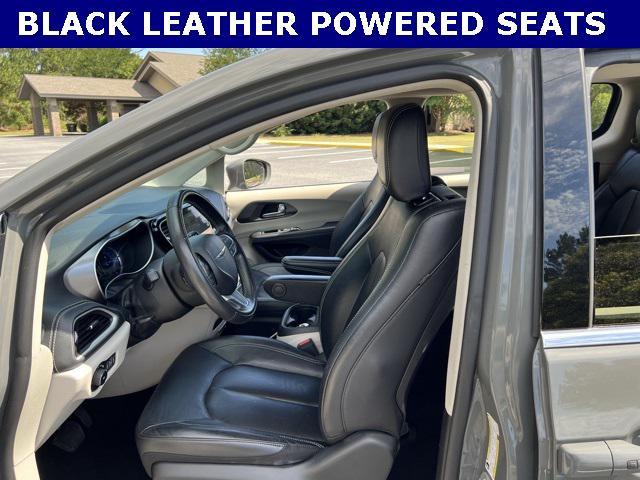 used 2022 Chrysler Pacifica Hybrid car, priced at $25,682