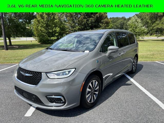 used 2022 Chrysler Pacifica Hybrid car, priced at $25,355