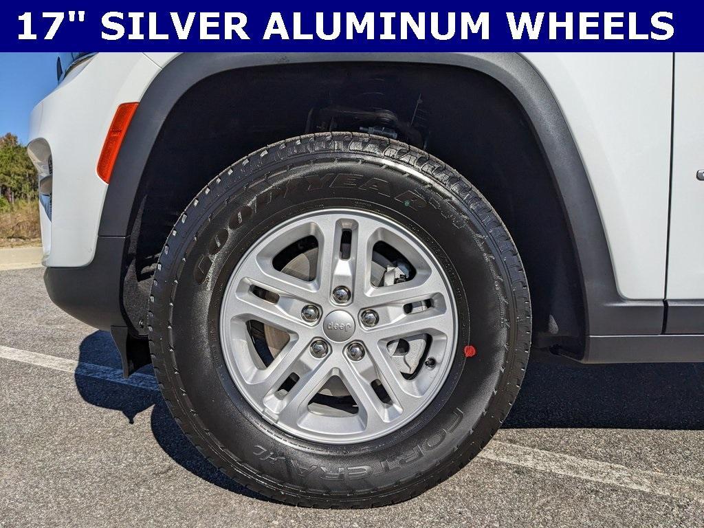 new 2025 Jeep Grand Cherokee car, priced at $33,127