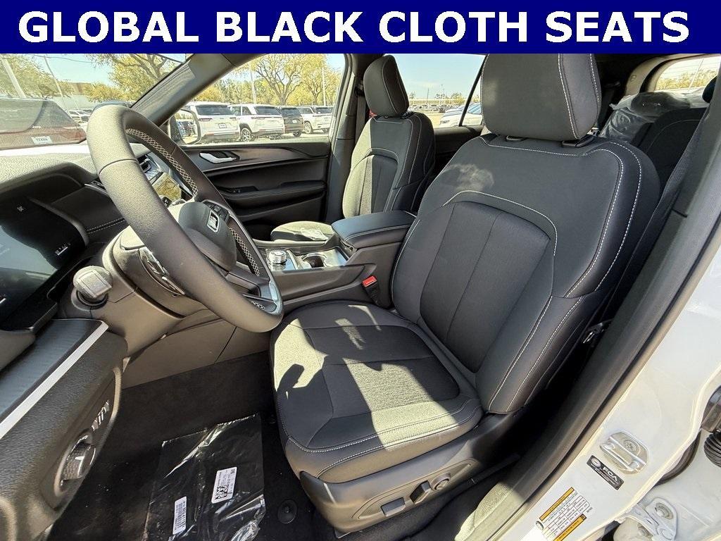 new 2025 Jeep Grand Cherokee car, priced at $33,027