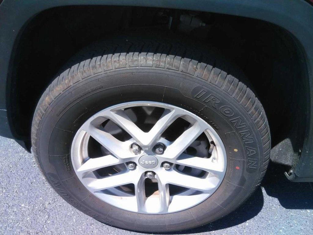 used 2023 Jeep Grand Cherokee L car, priced at $28,089