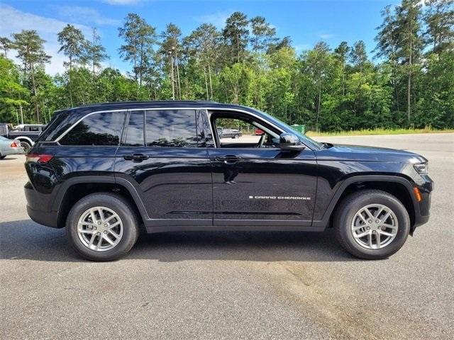 new 2025 Jeep Grand Cherokee car, priced at $35,000