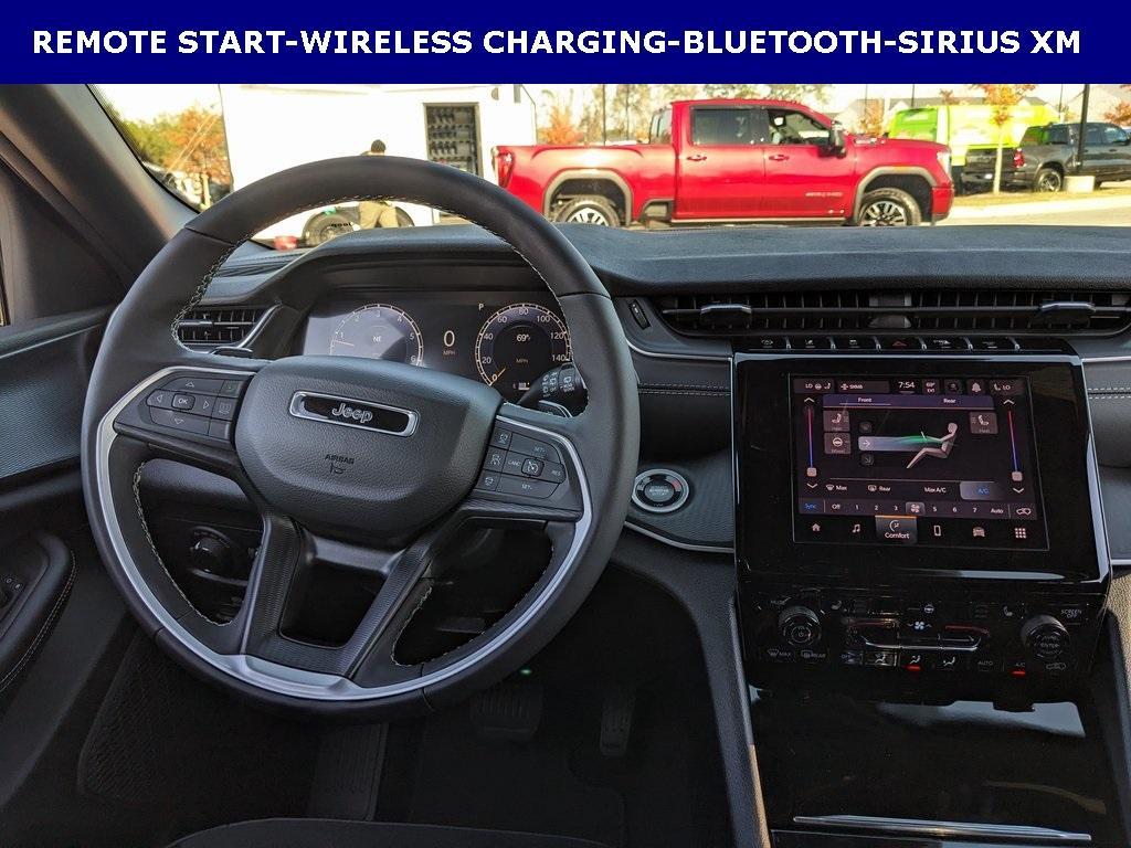 new 2025 Jeep Grand Cherokee L car, priced at $40,277