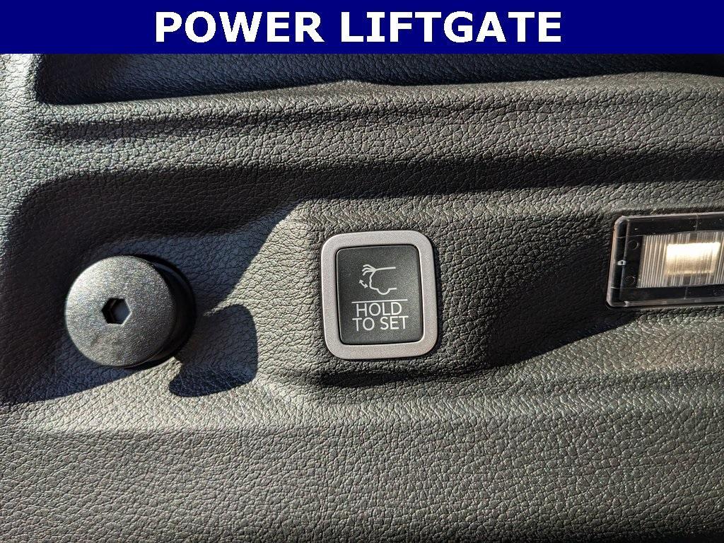 new 2025 Jeep Grand Cherokee L car, priced at $40,277