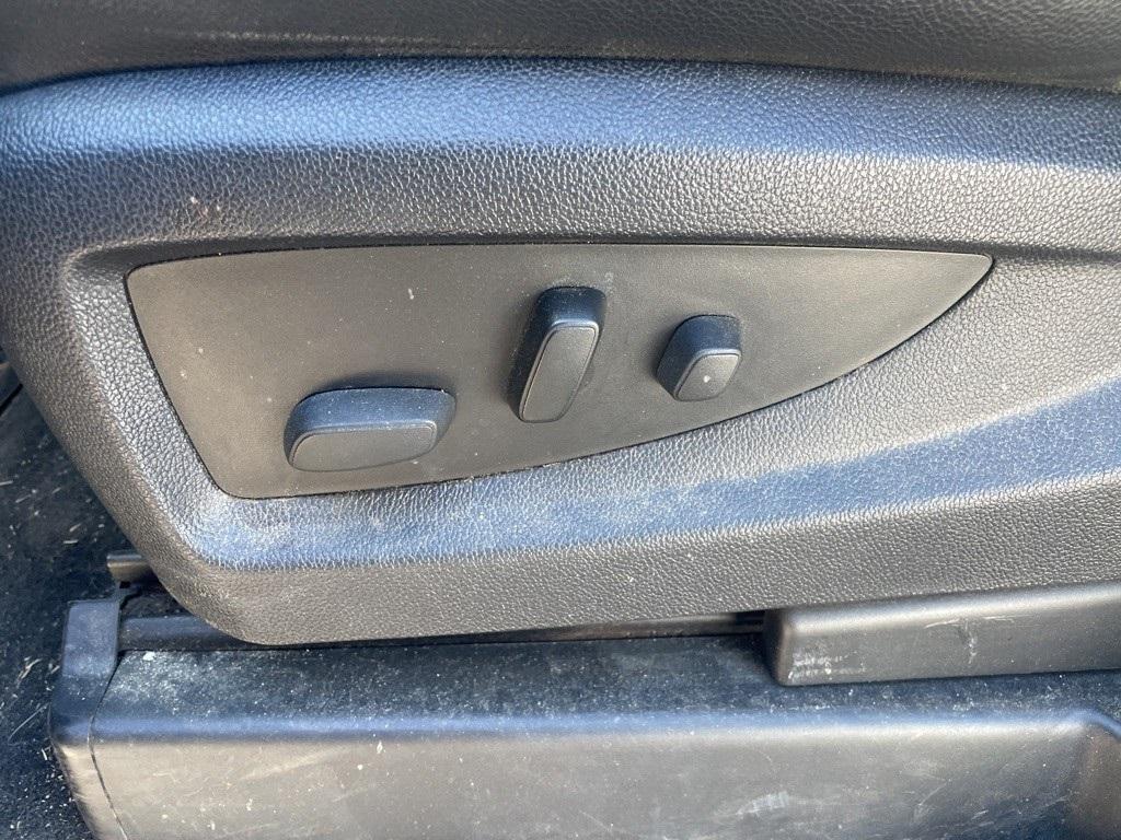 used 2014 Chevrolet Silverado 1500 car, priced at $16,320