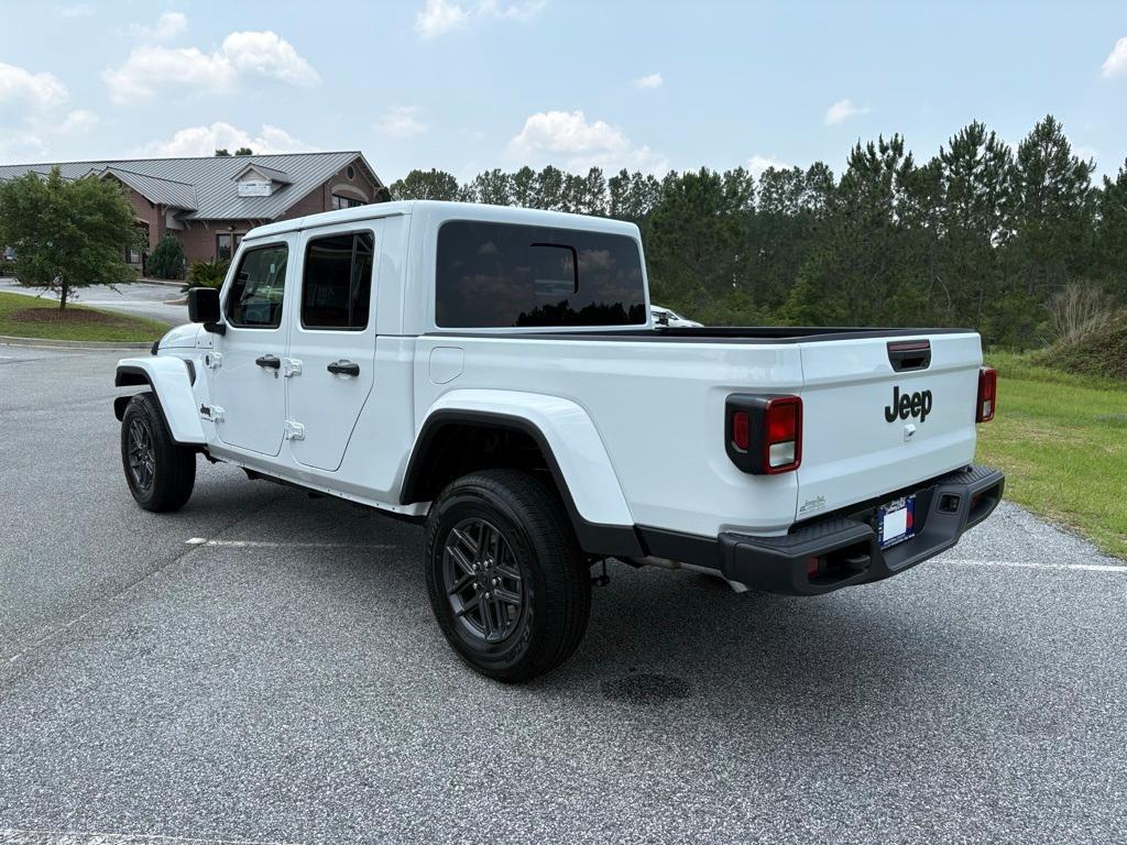 new 2025 Jeep Gladiator car, priced at $42,259