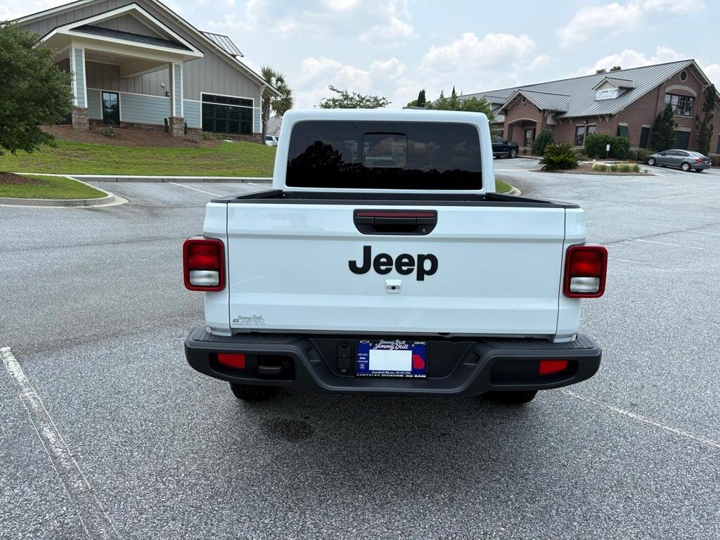 new 2025 Jeep Gladiator car, priced at $42,259
