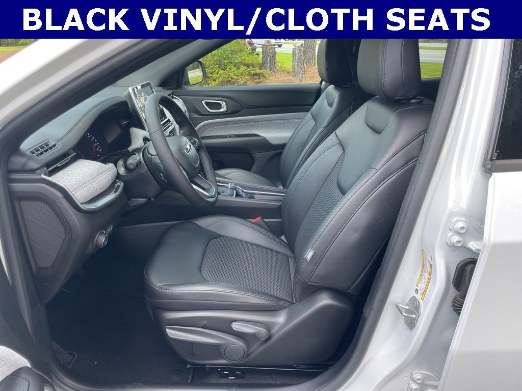new 2025 Jeep Compass car, priced at $25,699