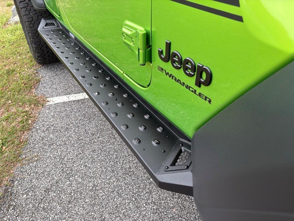 new 2025 Jeep Wrangler car, priced at $45,590