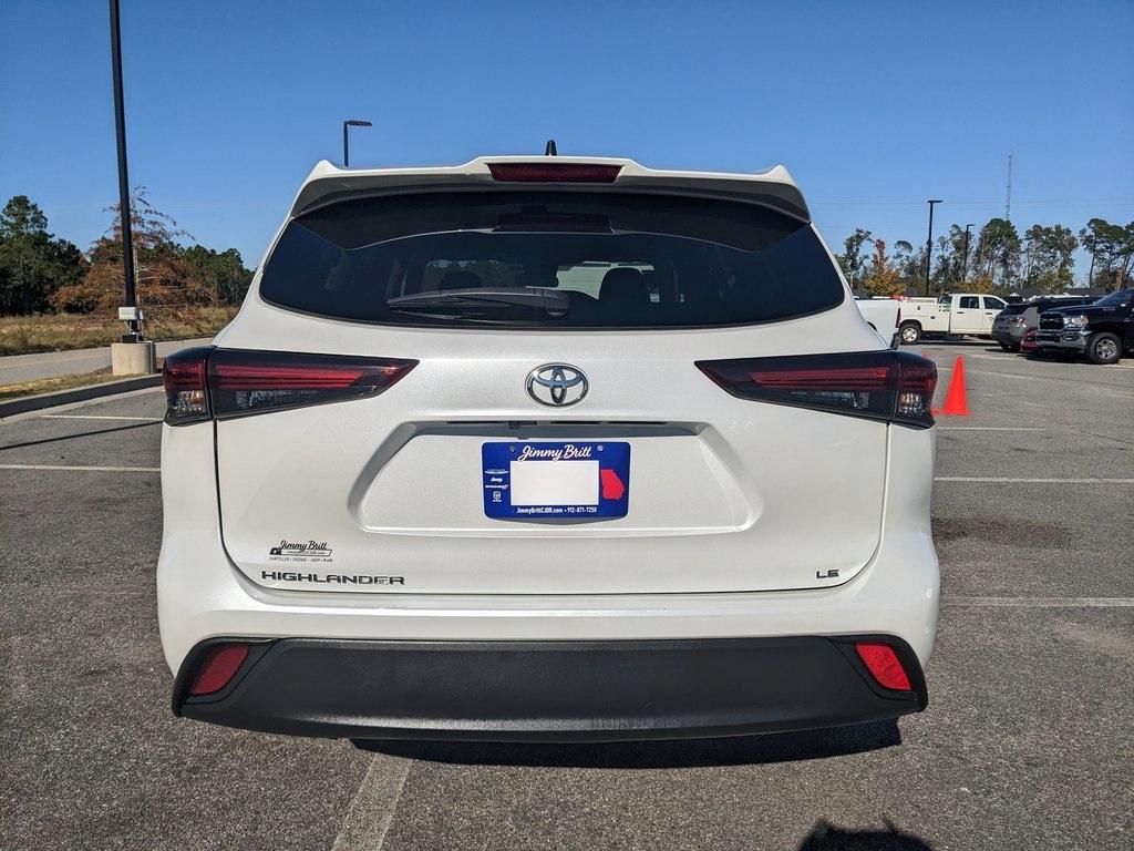 used 2024 Toyota Highlander car, priced at $37,427