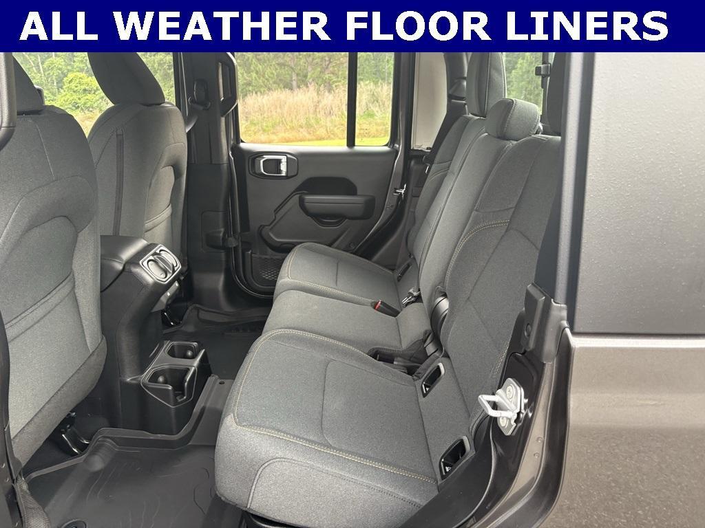 new 2025 Jeep Gladiator car, priced at $37,977