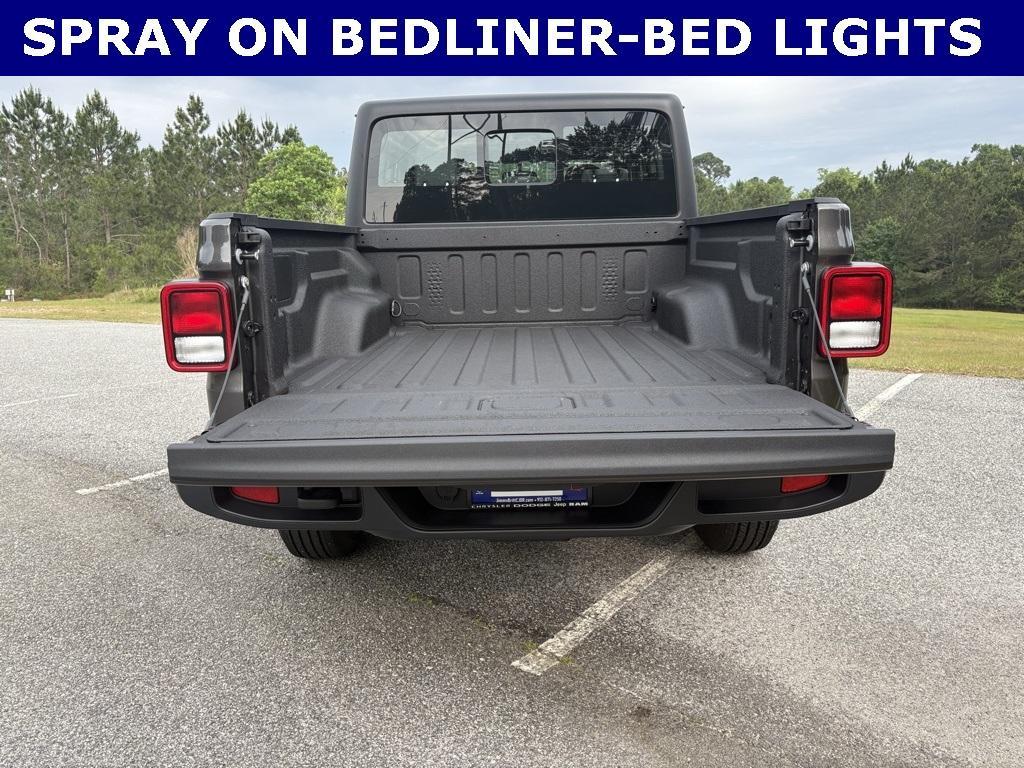 new 2025 Jeep Gladiator car, priced at $37,977