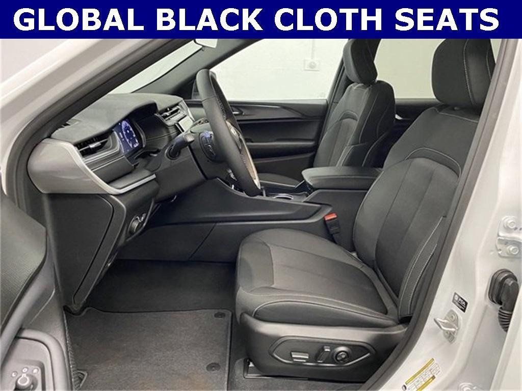 new 2025 Jeep Grand Cherokee L car, priced at $37,927