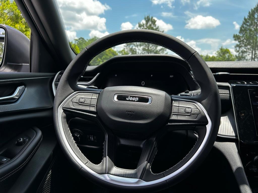 new 2025 Jeep Grand Cherokee L car, priced at $38,381