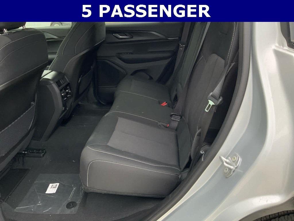 new 2025 Jeep Grand Cherokee car, priced at $33,227