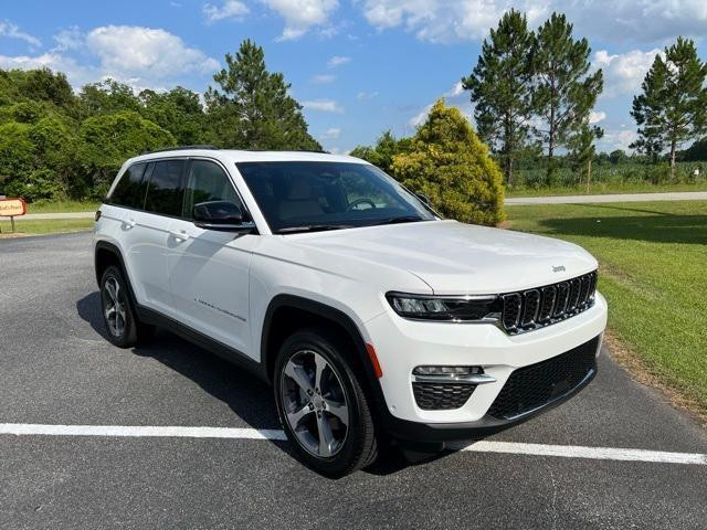 new 2024 Jeep Grand Cherokee car, priced at $52,285