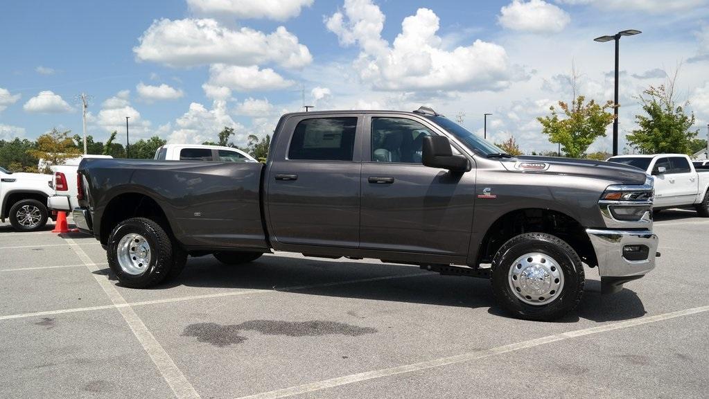 new 2025 Ram 3500 car, priced at $65,677