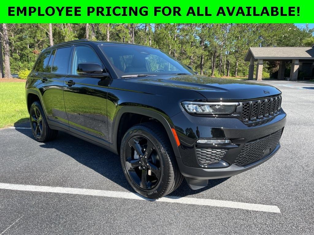 new 2025 Jeep Grand Cherokee car, priced at $38,819