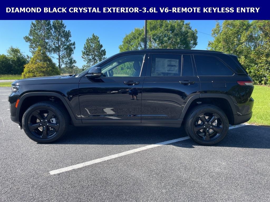 new 2025 Jeep Grand Cherokee car, priced at $40,569