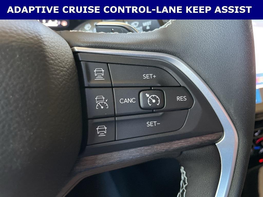new 2025 Jeep Grand Cherokee car, priced at $40,569