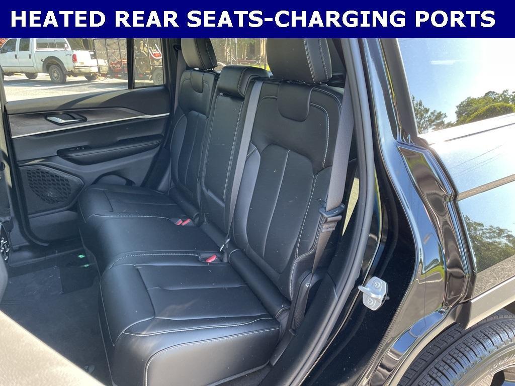 new 2025 Jeep Grand Cherokee car, priced at $40,569