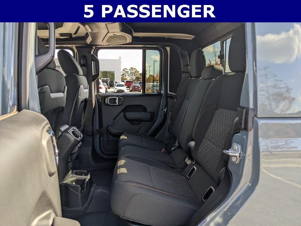 new 2026 Jeep Gladiator car, priced at $52,877