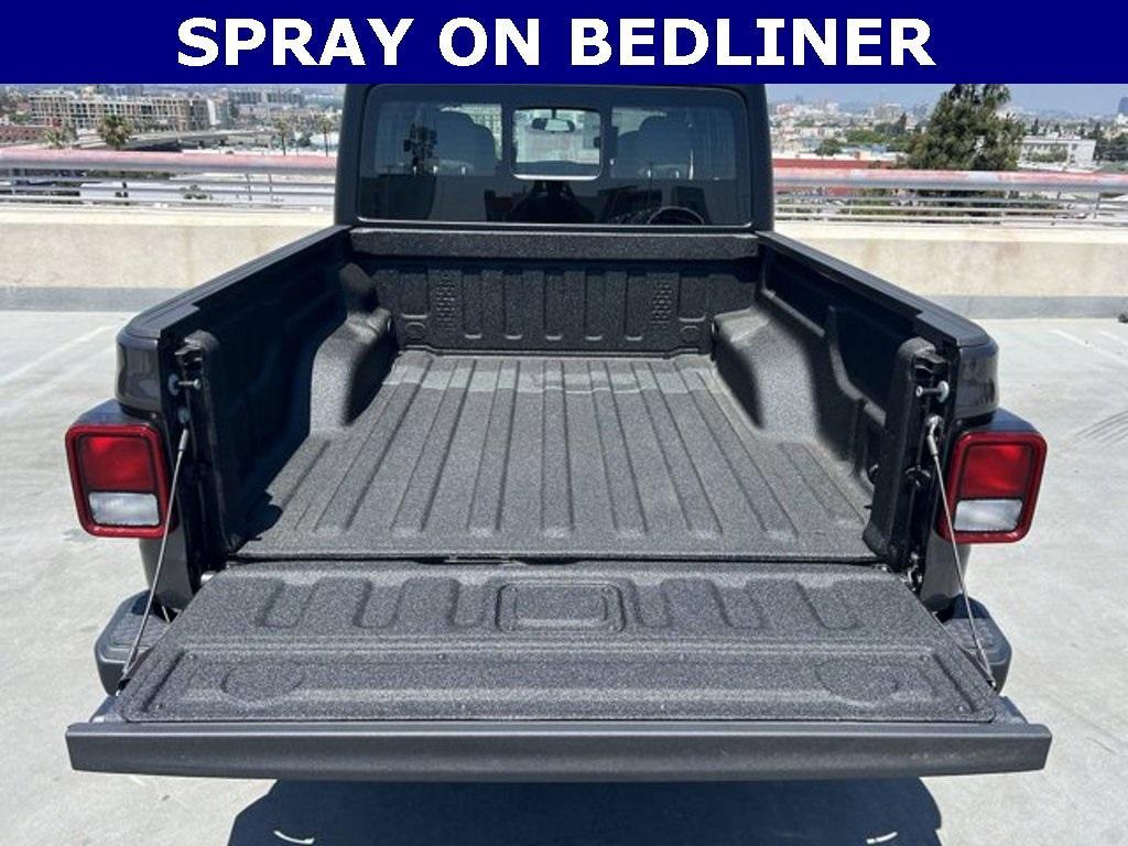 new 2026 Jeep Gladiator car, priced at $54,577