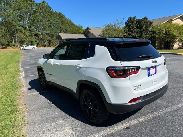 new 2024 Jeep Compass car, priced at $30,800