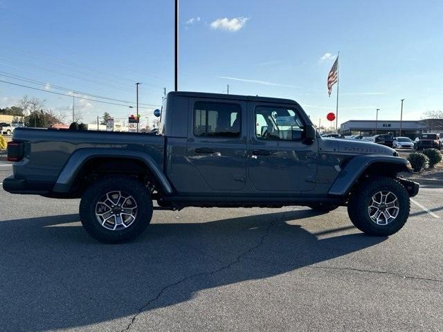 new 2025 Jeep Gladiator car, priced at $56,635