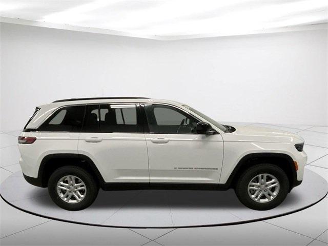 new 2025 Jeep Grand Cherokee car, priced at $32,498