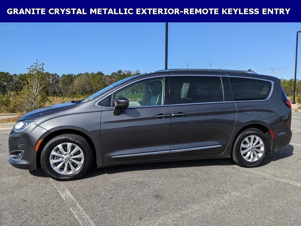 used 2018 Chrysler Pacifica car, priced at $12,800