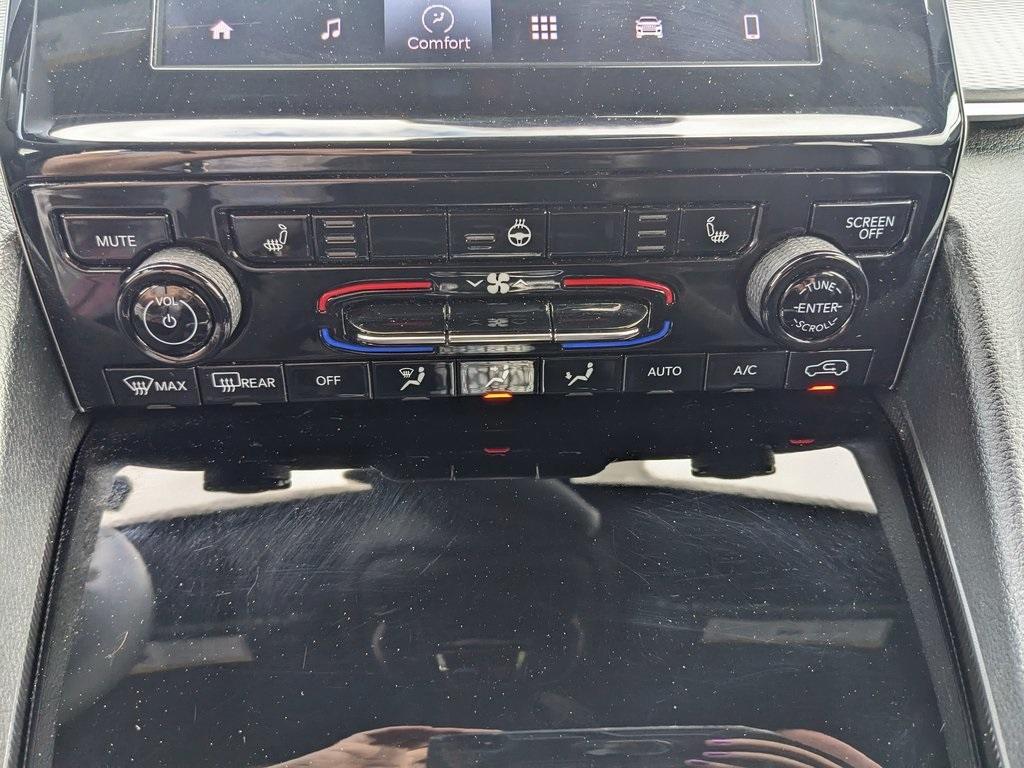 used 2023 Jeep Grand Cherokee L car, priced at $28,960