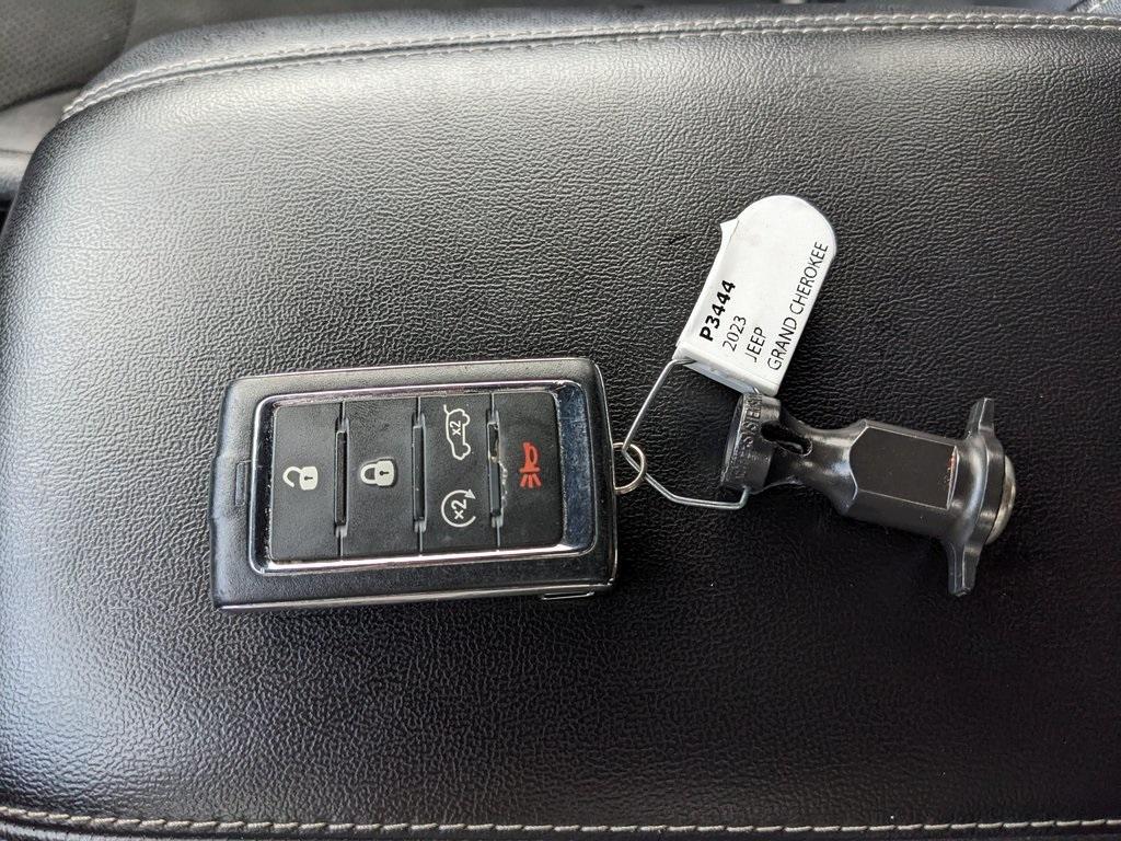 used 2023 Jeep Grand Cherokee L car, priced at $28,960