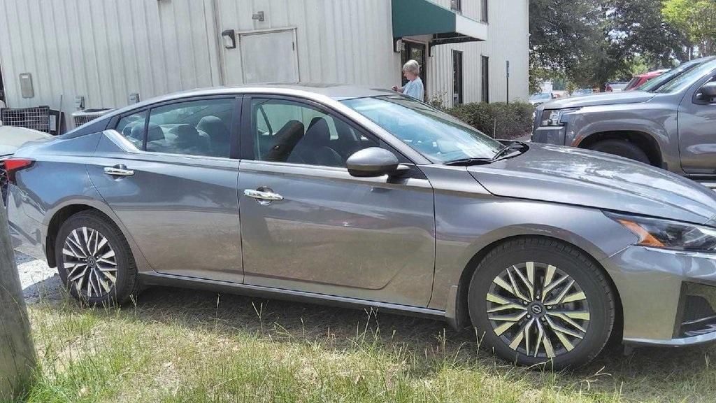 used 2023 Nissan Altima car, priced at $22,371