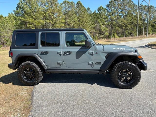 new 2025 Jeep Wrangler car, priced at $46,477