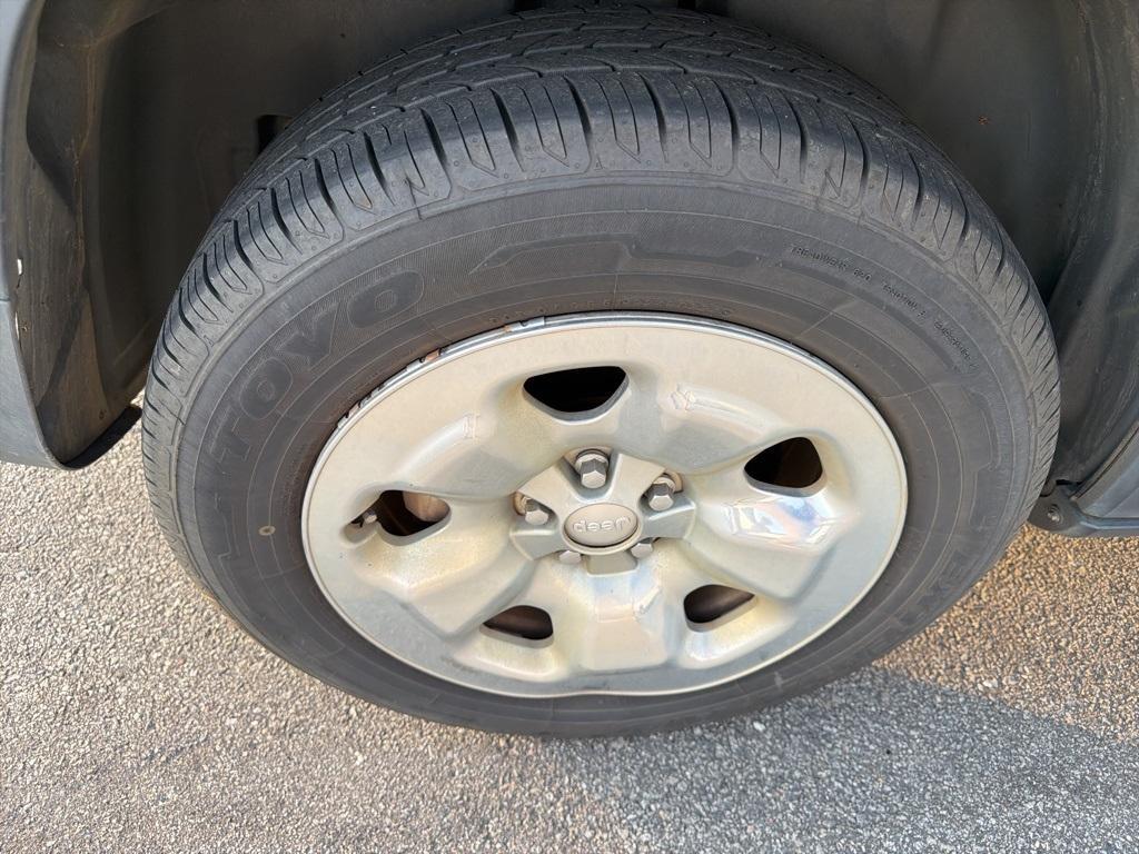 used 2016 Jeep Cherokee car, priced at $7,477