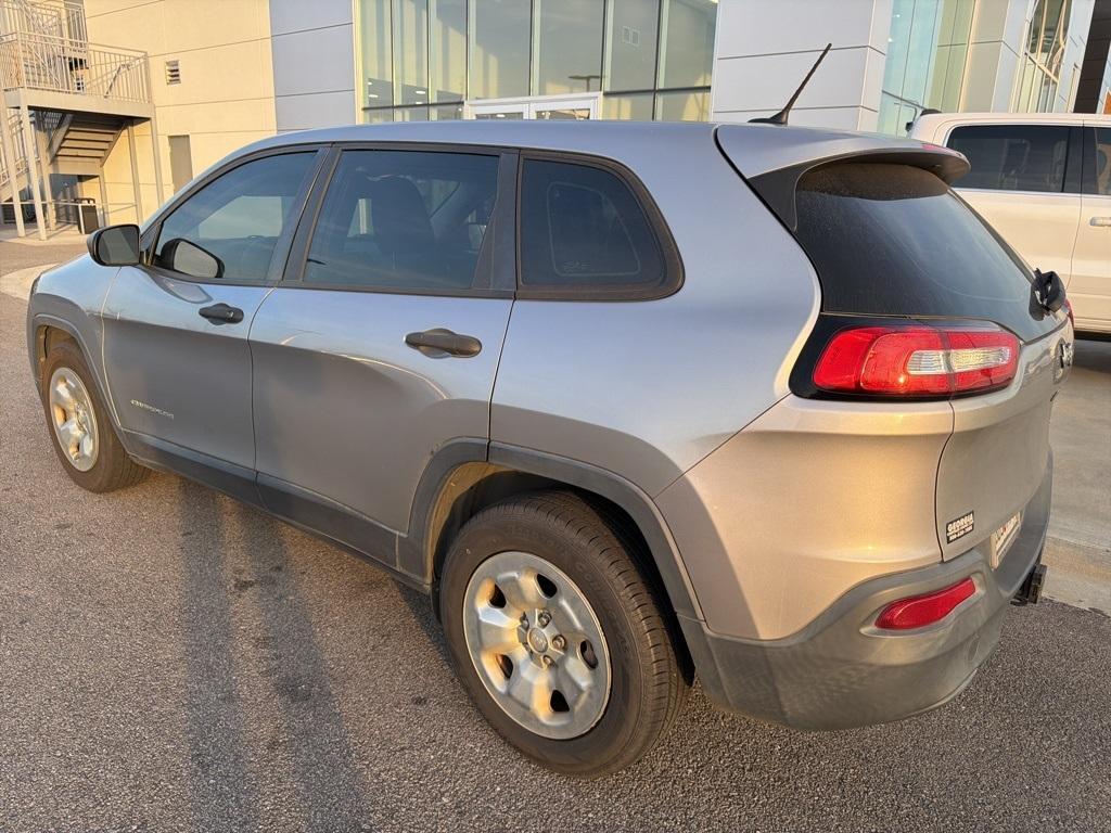 used 2016 Jeep Cherokee car, priced at $7,477