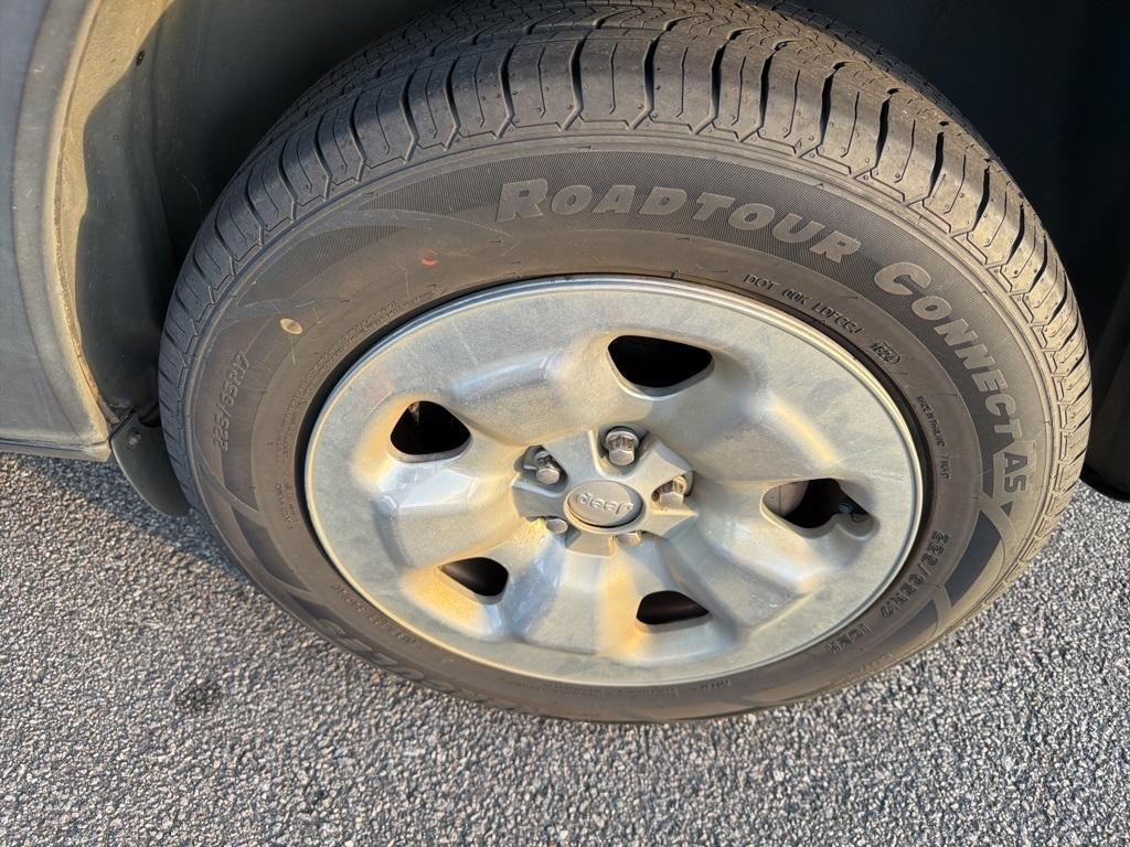 used 2016 Jeep Cherokee car, priced at $7,477