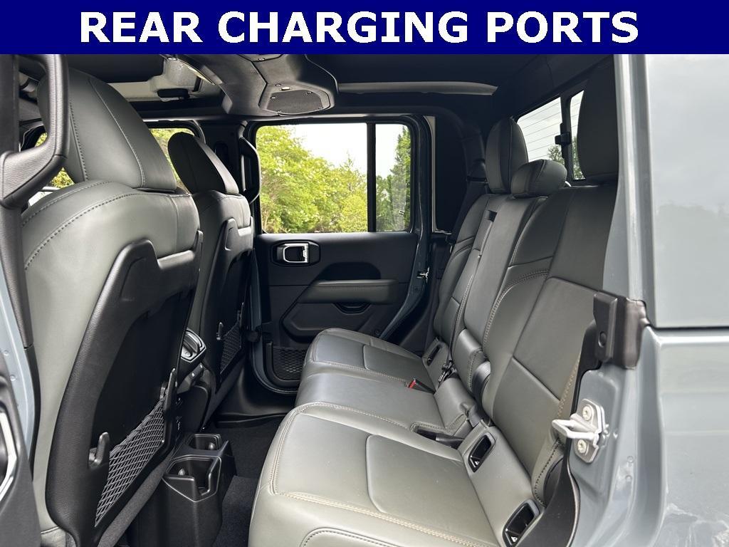 new 2025 Jeep Gladiator car, priced at $54,176