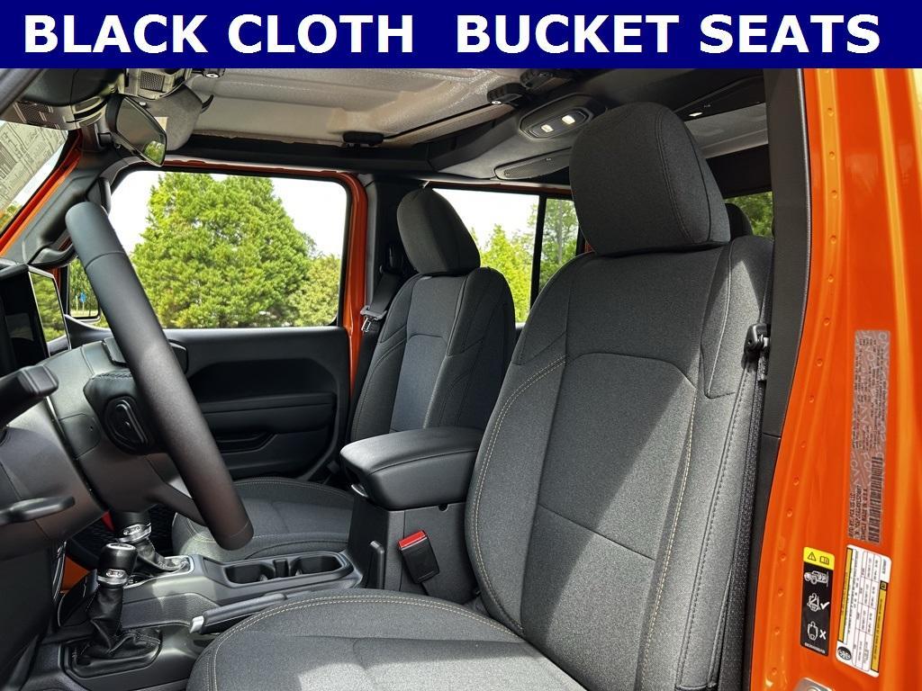 new 2025 Jeep Gladiator car, priced at $35,977