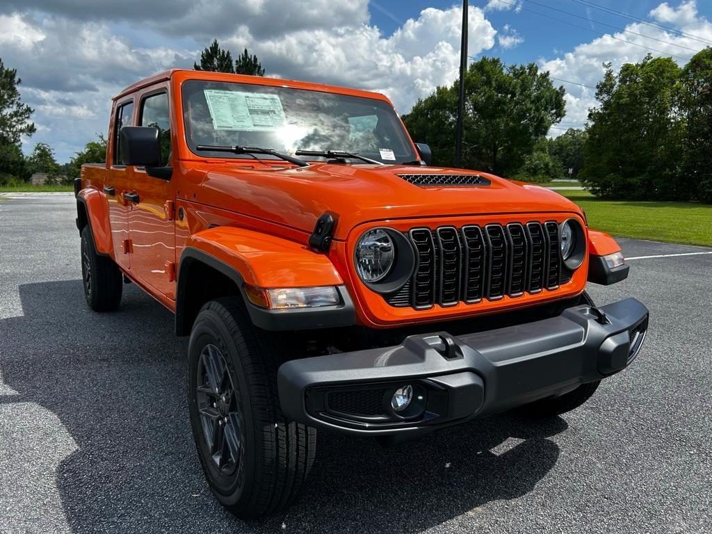 new 2025 Jeep Gladiator car, priced at $35,977