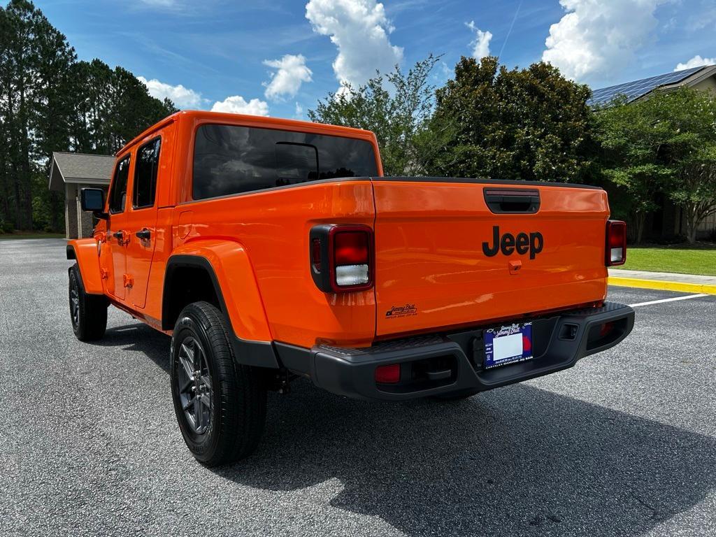 new 2025 Jeep Gladiator car, priced at $35,977