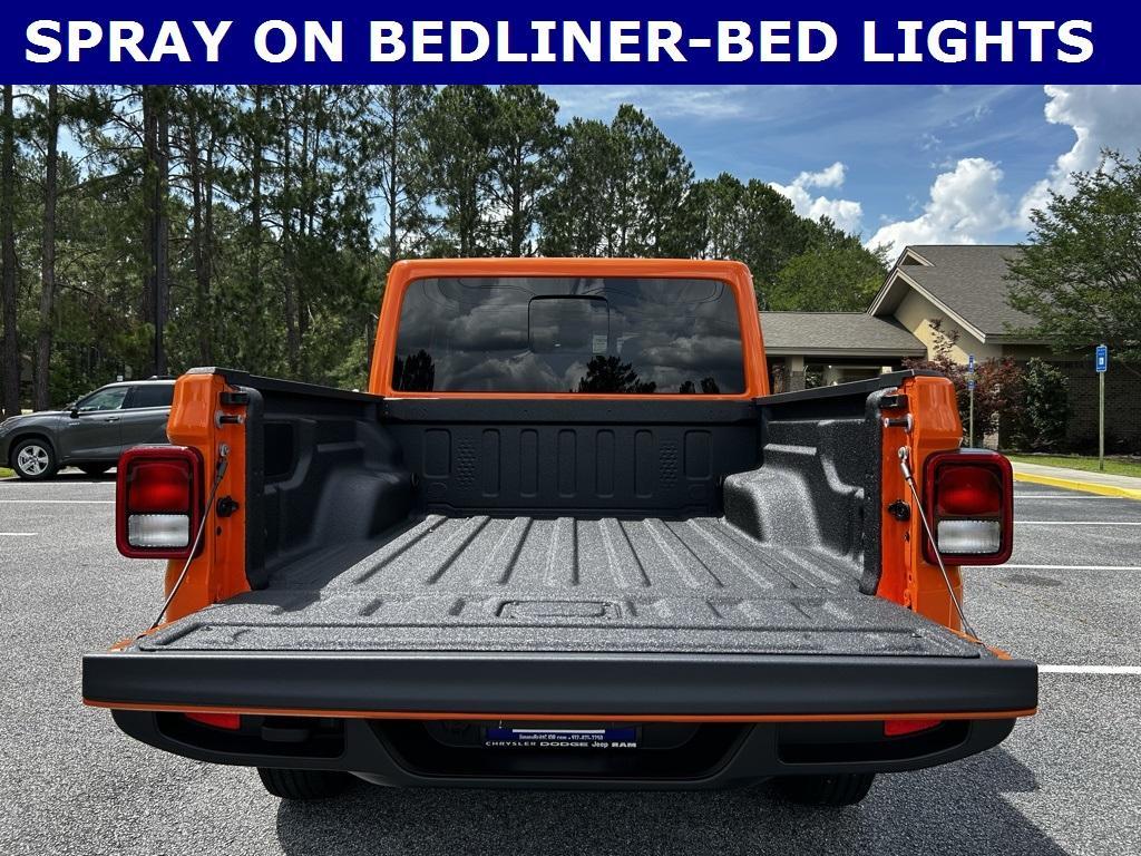 new 2025 Jeep Gladiator car, priced at $35,977